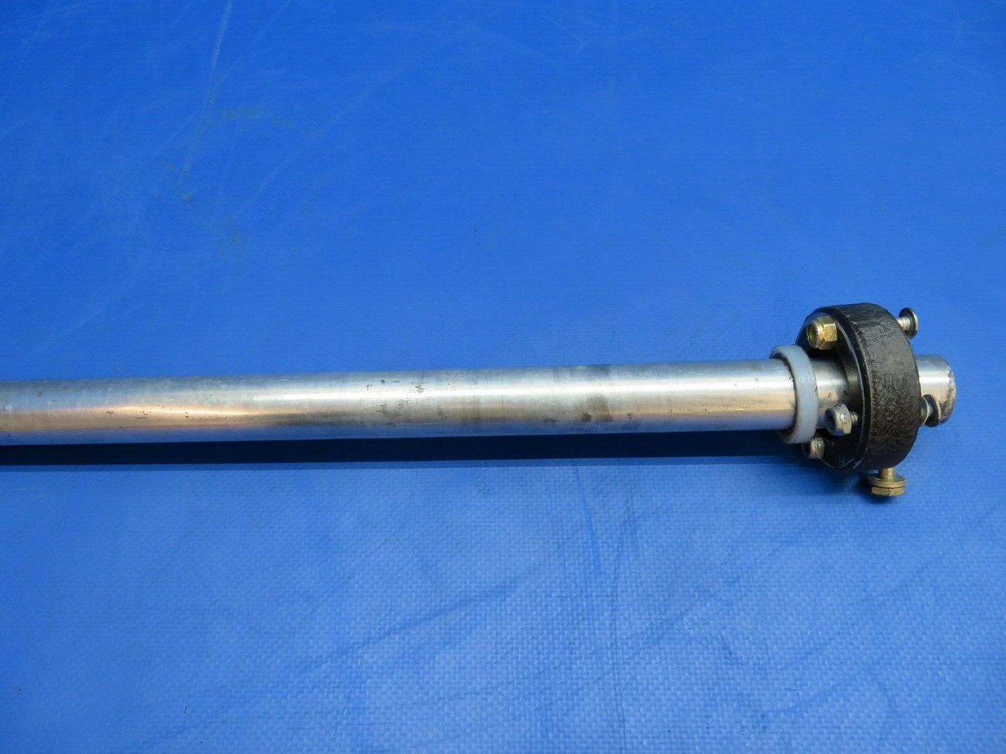 Lake LA-4-200 Control Wheel / Yoke Shaft P/N 2-7114-1 (1222-781)