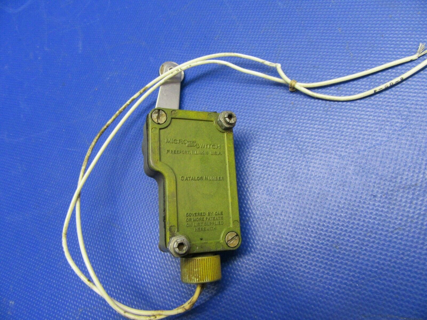 Cessna 210 Switch Gear Uplock / Limit Switch P/N 1VA49 (0721-514)