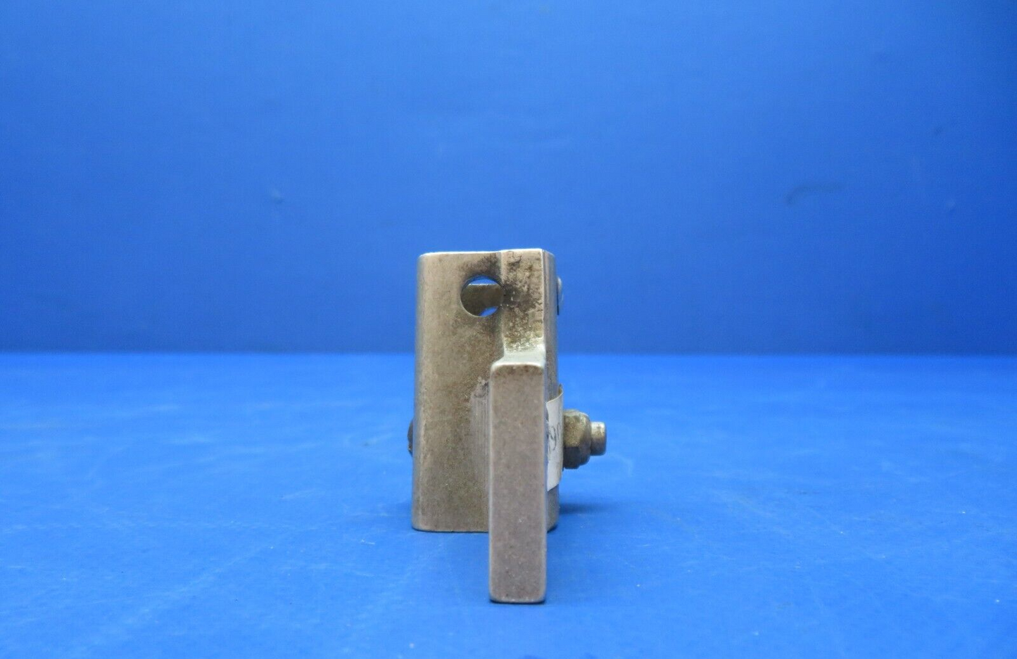 Cessna 172 Wheel Housing Front Seat P/N 0700645-1 (0723-402)