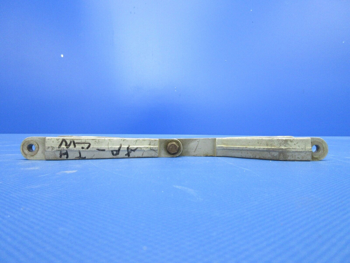 Piper PA23 Aztec Scissor And Bushing Assembly P/N 752-914 (0224-1237)
