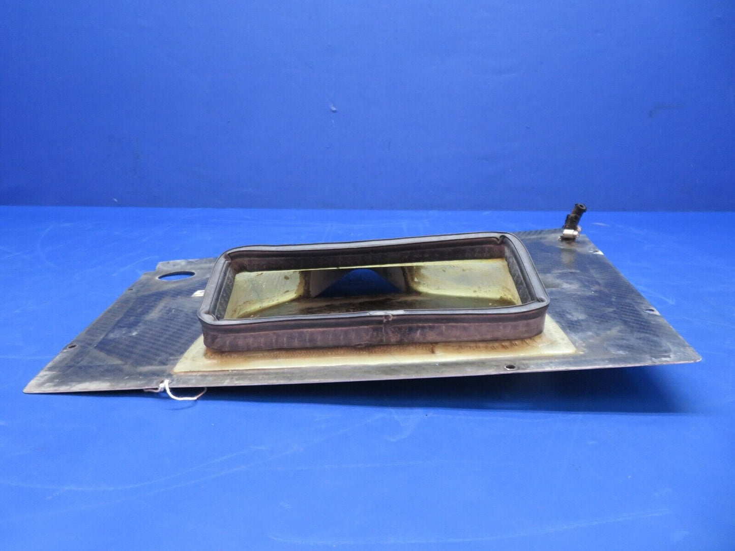 Diamond DA-42 RH Wing Nacelle Head Cap P/N D60-5742-22-00 (0623-477)