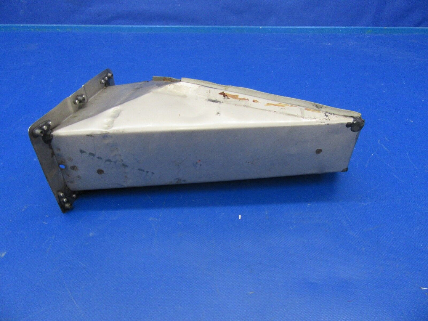 Beech Baron 58P Duct Assy P/N 102-980013-27 (0318-205)