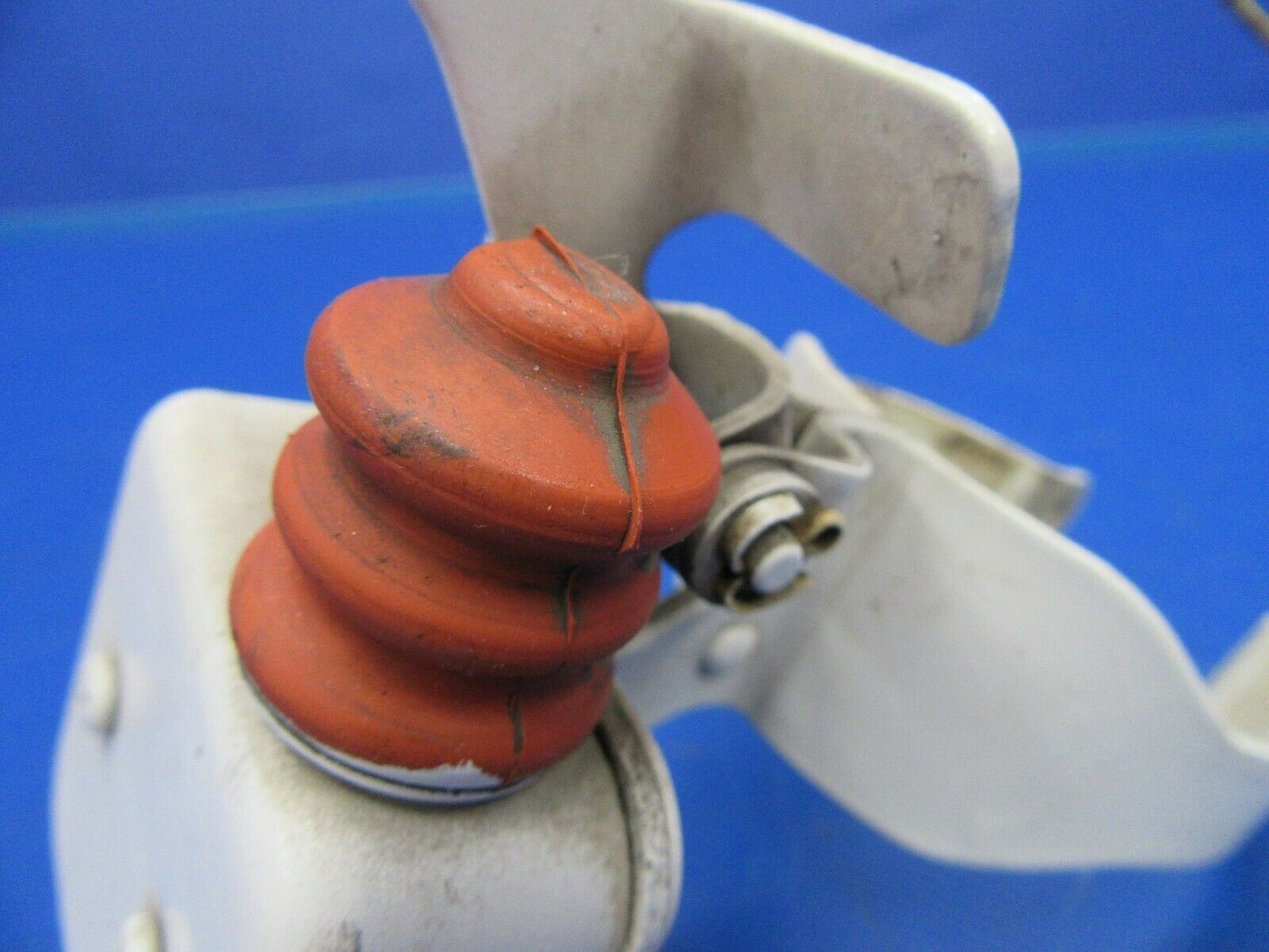 Beech Bonanza A36 Switch Assy Landing Gear Safety RH 002-361013-32 (0619-459)