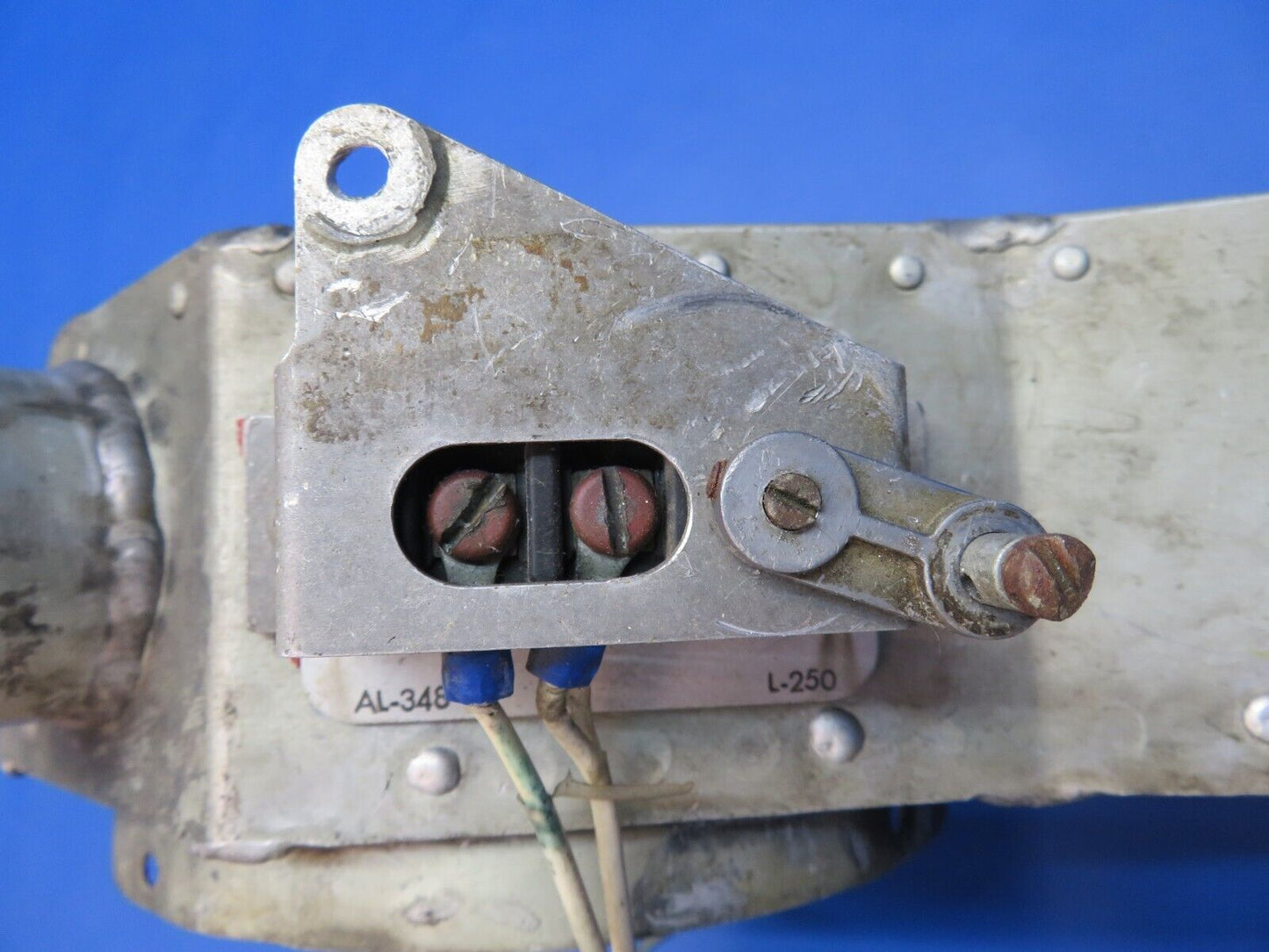 Piper PA-23-250 Aztec Air Distribution Box Assy P/N 32931-00 (1122-341)