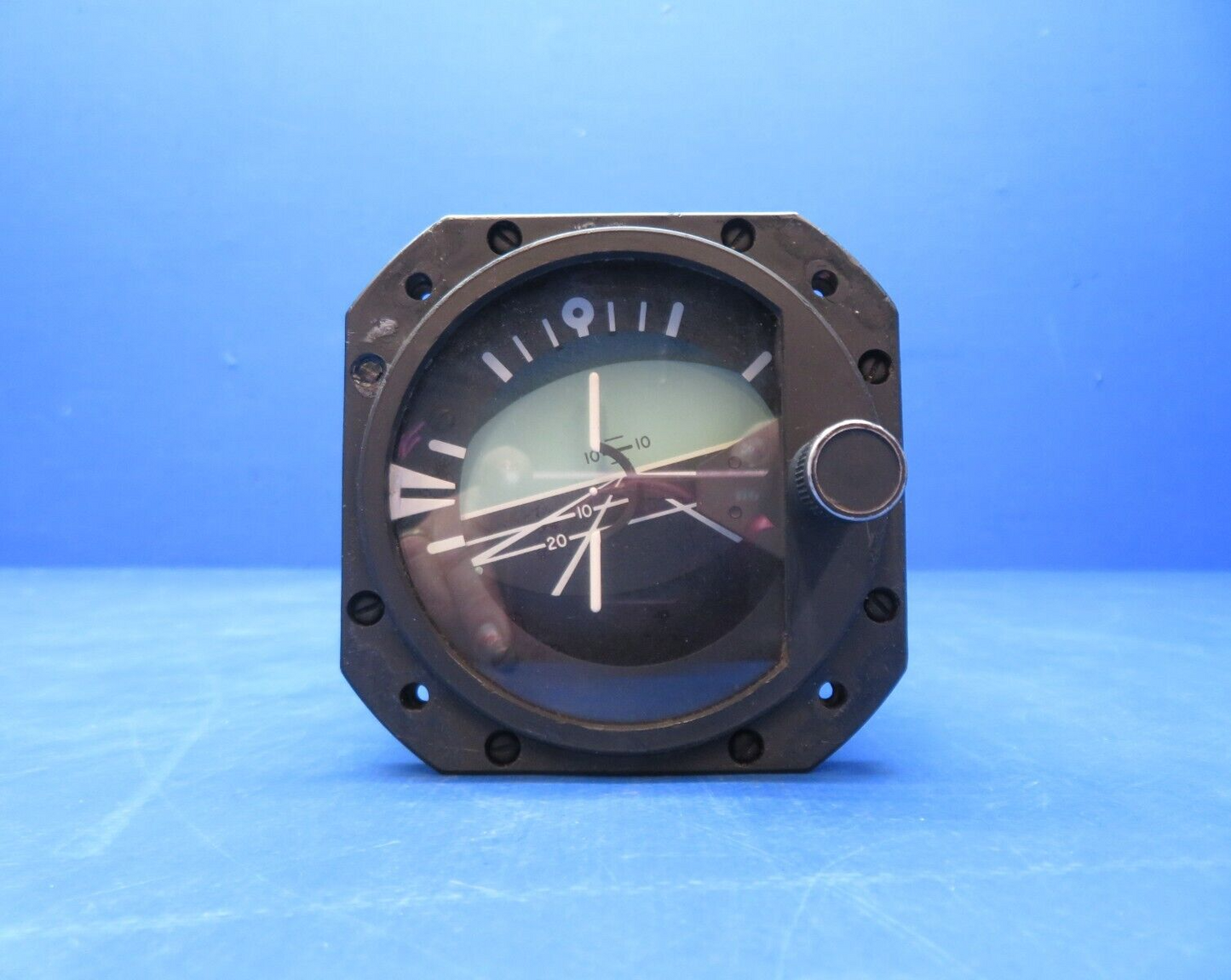 Edo-Aire Mitchell Attitude Gyro 5000E-8 P/N 52D66 CORE (1023-418)