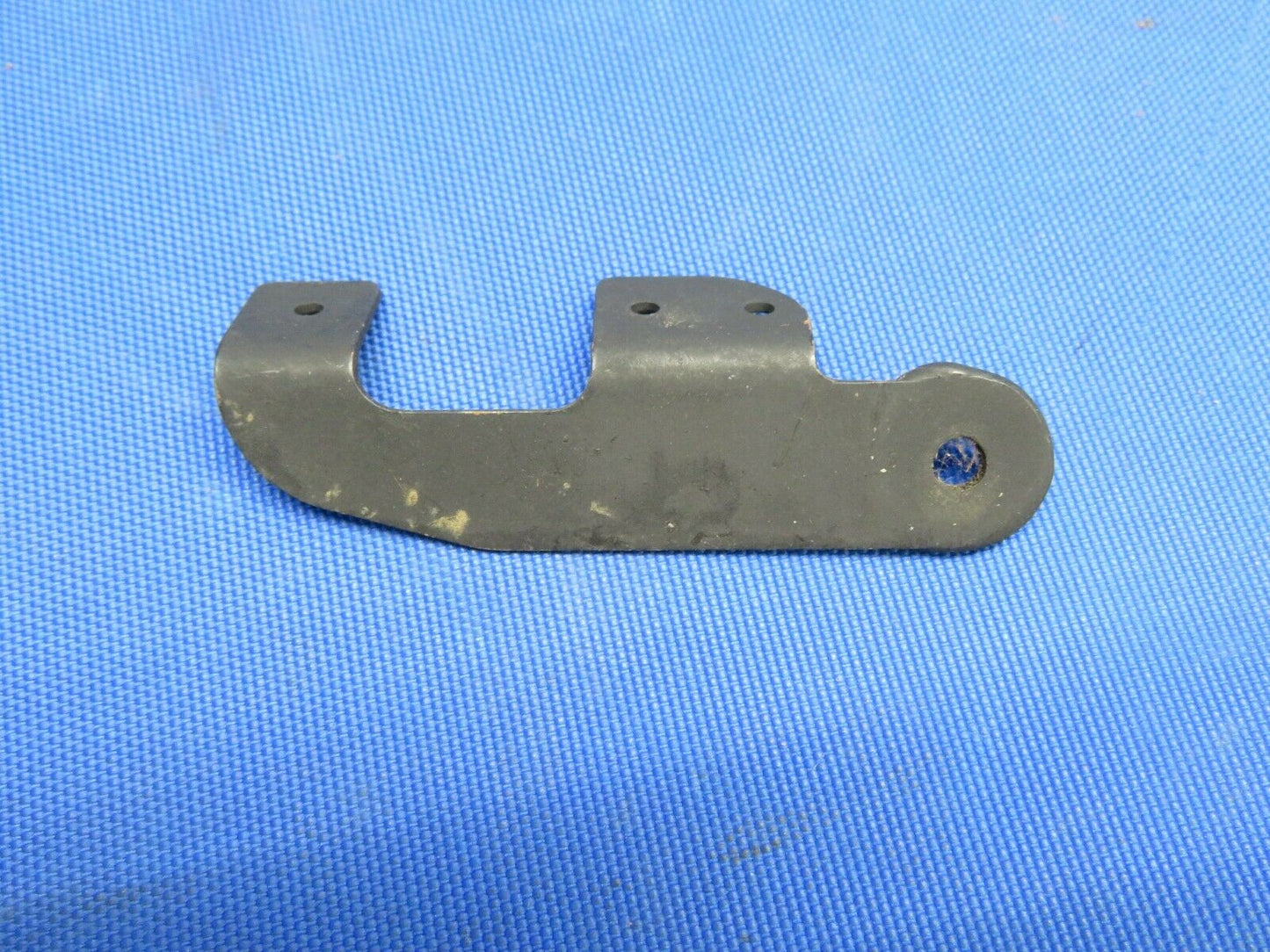 Piper PA-23-250 Aztec Cowl Flap Hinge P/N 31284-001 NOS (1120-142)
