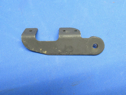 Piper PA-23-250 Aztec Cowl Flap Hinge P/N 31284-001 NOS (1120-142)