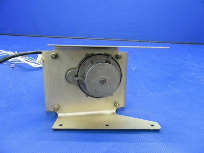 210 King KS-272 Trim Servo w/ Bracket 14V/28V 065-0029-31 Mods 1 & 2 (0921-569)