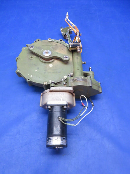 Cessna 310 / 310I Landing Gear Actuator w/ Motor 26v P/N 0894000-4 (0923-771)