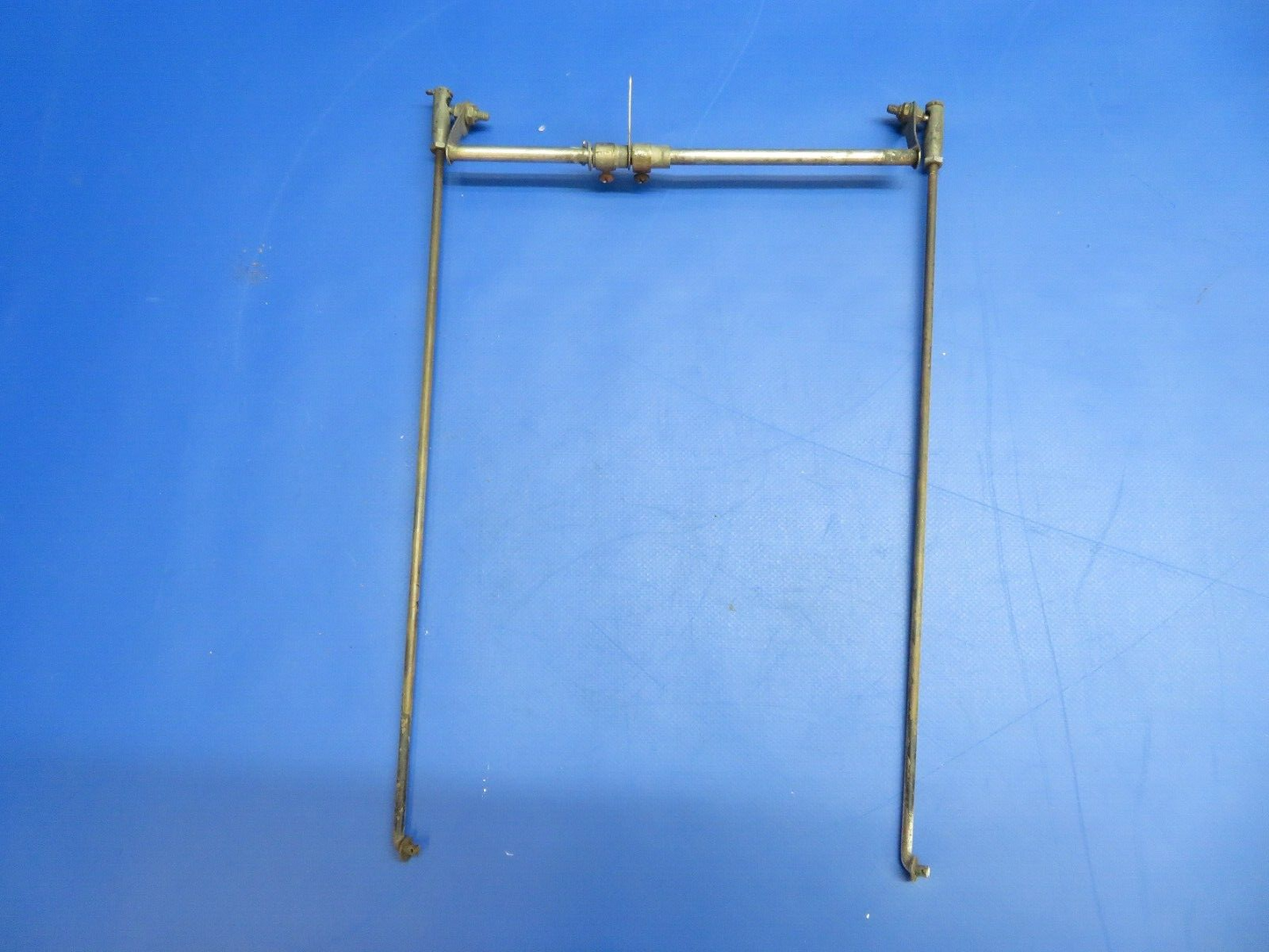 Piper PA-28R-200 Arrow Cabin Heat Valve Torque Tube & Rod P/N67389-00 (1022-618)