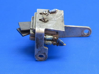 Piper PA-46-310P B. F. Goodrich Prop De-Ice Block Bracket 3E2011-1 (1223-1108)