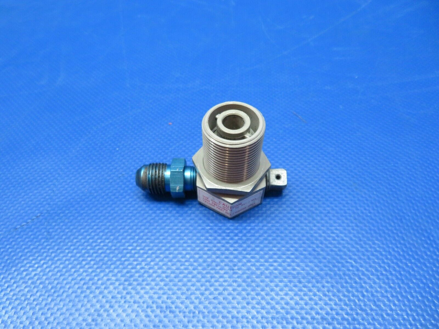 Cessna 401 / 401A Oxygen Outlet Valve P/N C166006-0104 (1223-372)