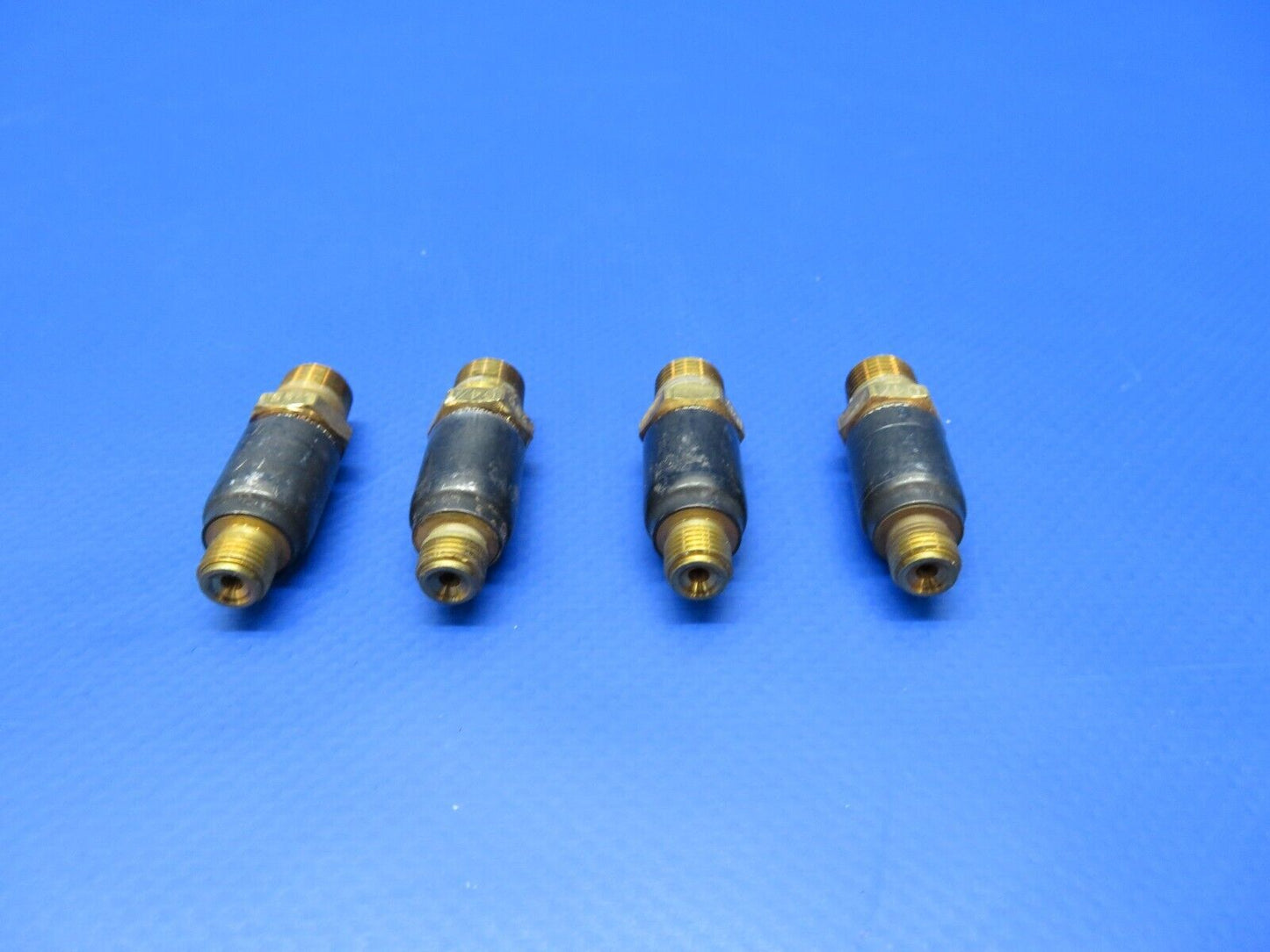 Continental Fuel Injector P/N 2250047 LOT OF 4 (0922-351)