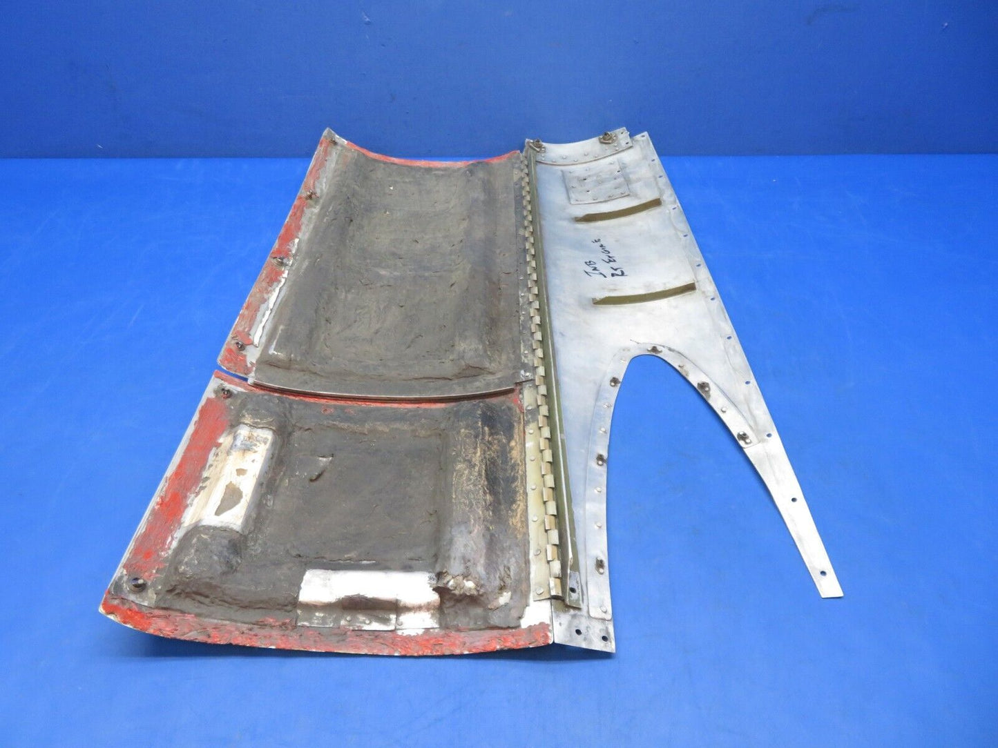 Cessna 310 / 310I Nacelle RH Inboard Door Assy P/N 0895000-11 (1023-160)