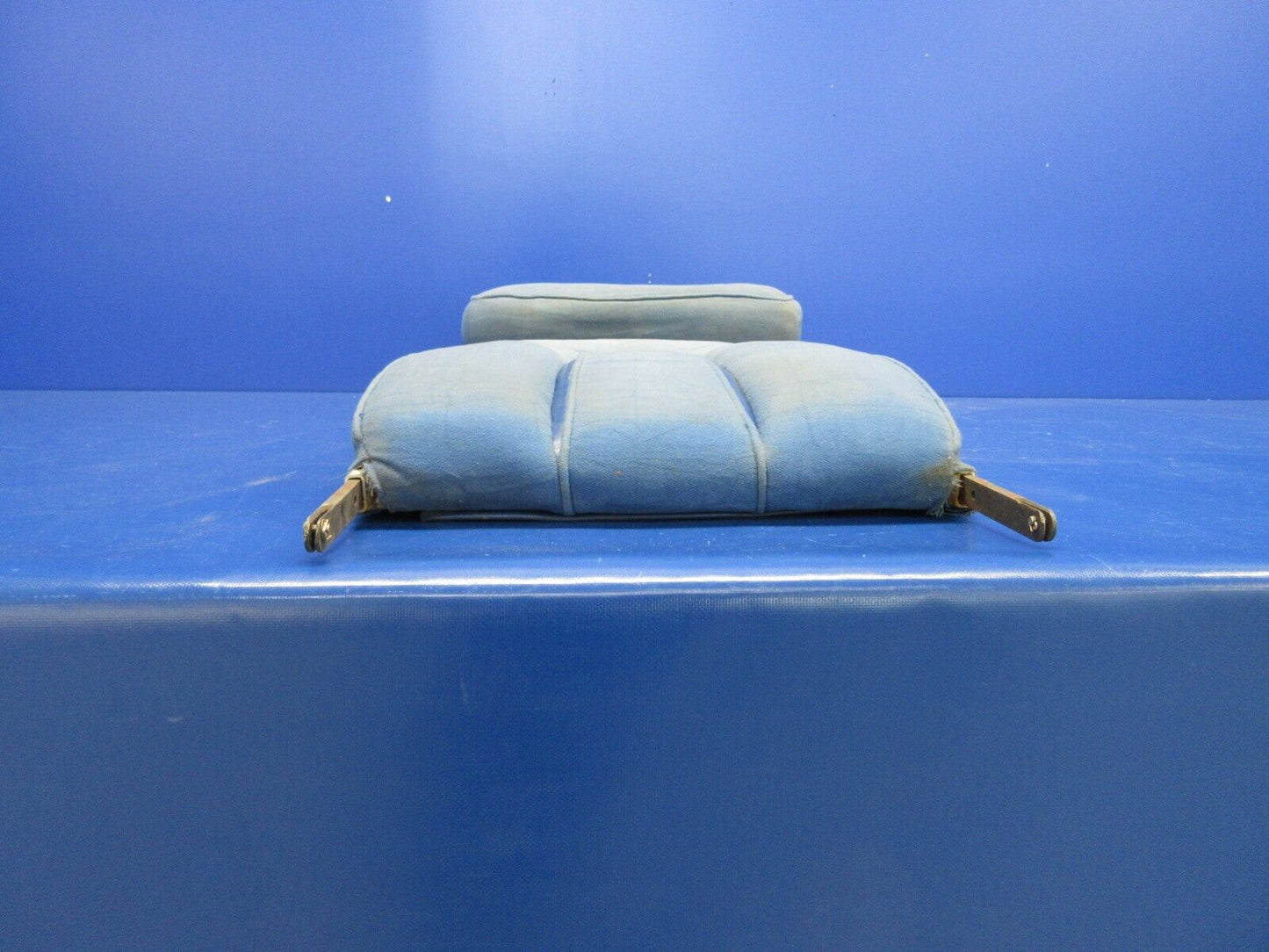 Cessna 210 Seat Back and Bottom Co-Pilot P/N 1214113-3 FOR PARTS (1223-620)