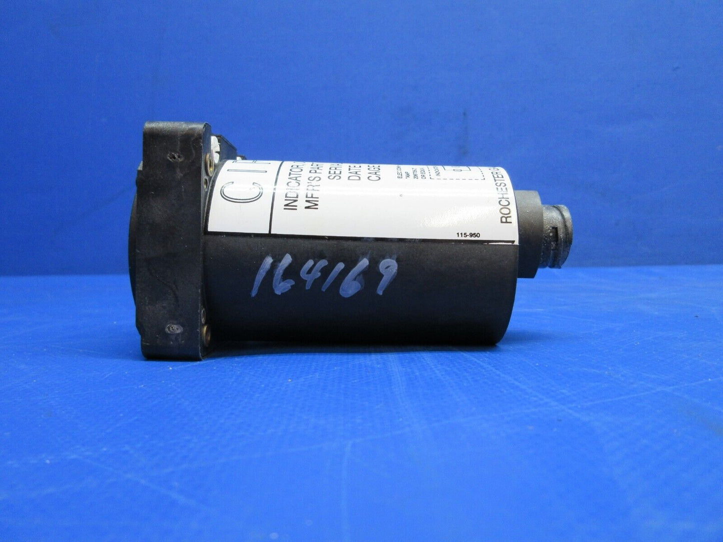 Cirrus SR-22 Rochester Oil Temp & Pressure Ind P/N 12619-001 WARRANTY (0923-929)
