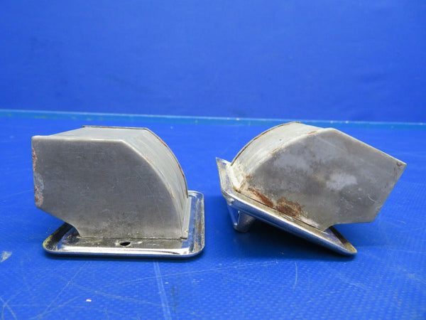 Cessna 310P Ash Tray / Receiver LOT P/N 0811419-2, 0811419-5 (0620-768)