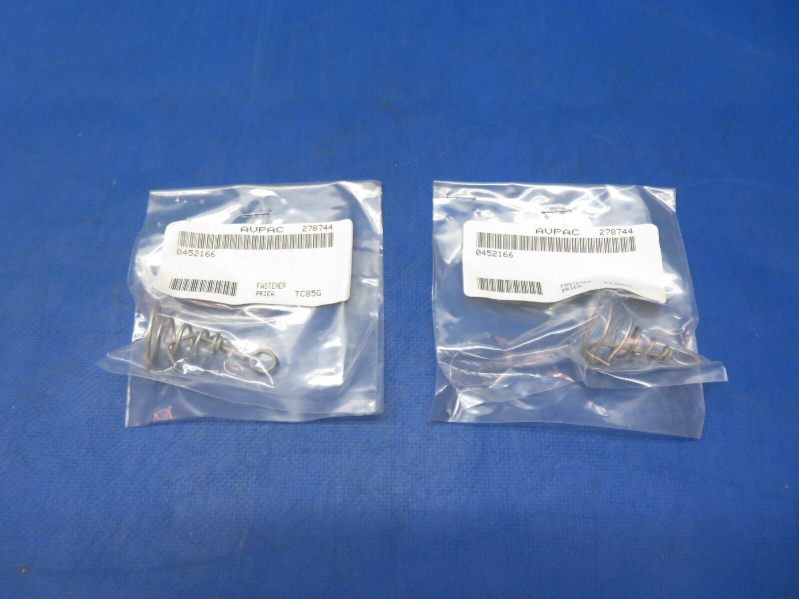 Cessna Fastener P/N 0452166 LOT OF 2 NOS (1023-192)