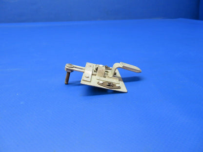 Cessna Thumb Door Latch P/N 0411590-1 (1122-318)