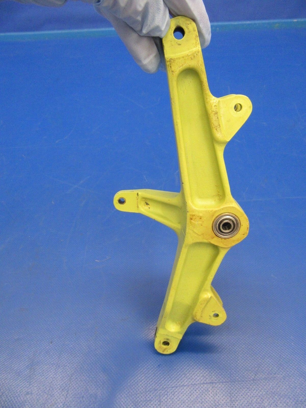 Beech Baron 58P Bellcrank LH Rudder P/N 96-524010 (0618-136)