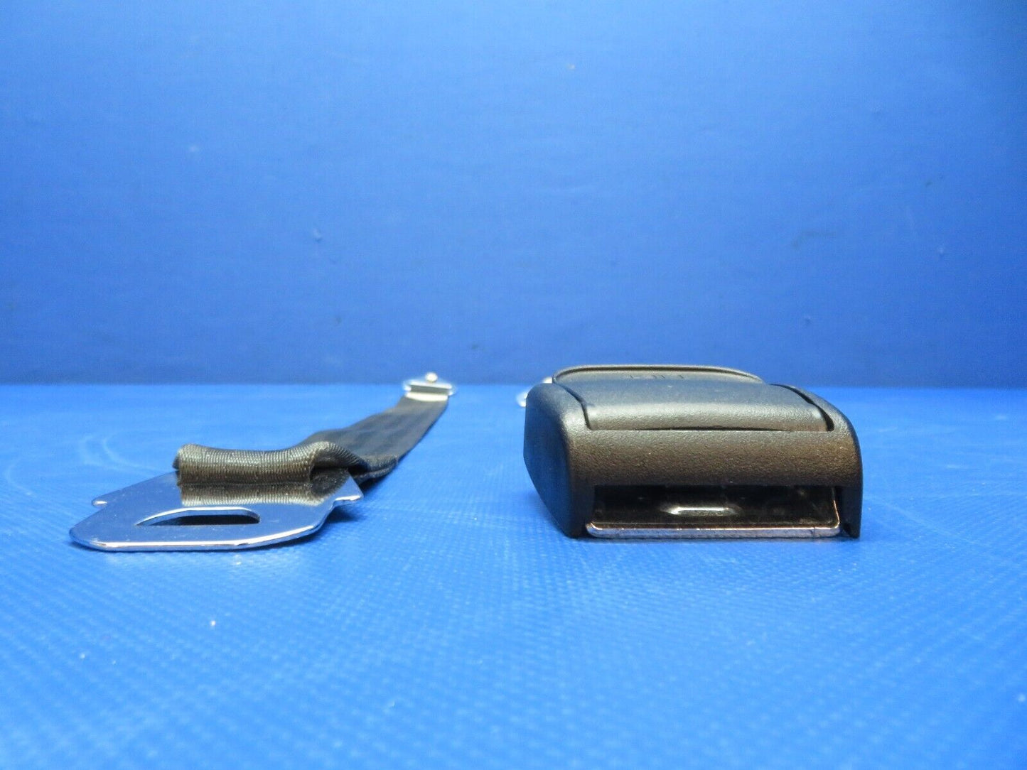 Cessna 401 / 401A Pacific Scientific Seat Belt P/N LL01-BJ30BJ33 (0124-101)