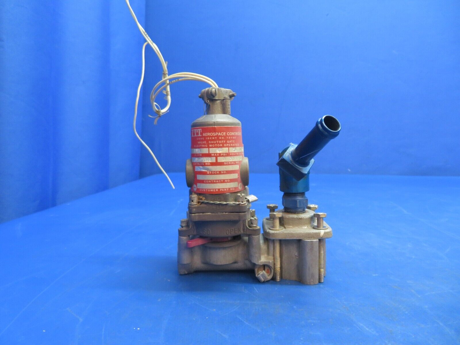 Piper Aerostar 602P Fuel Shutoff Gate Valve 28 Volts P/N AV16B1900 (0123-924)