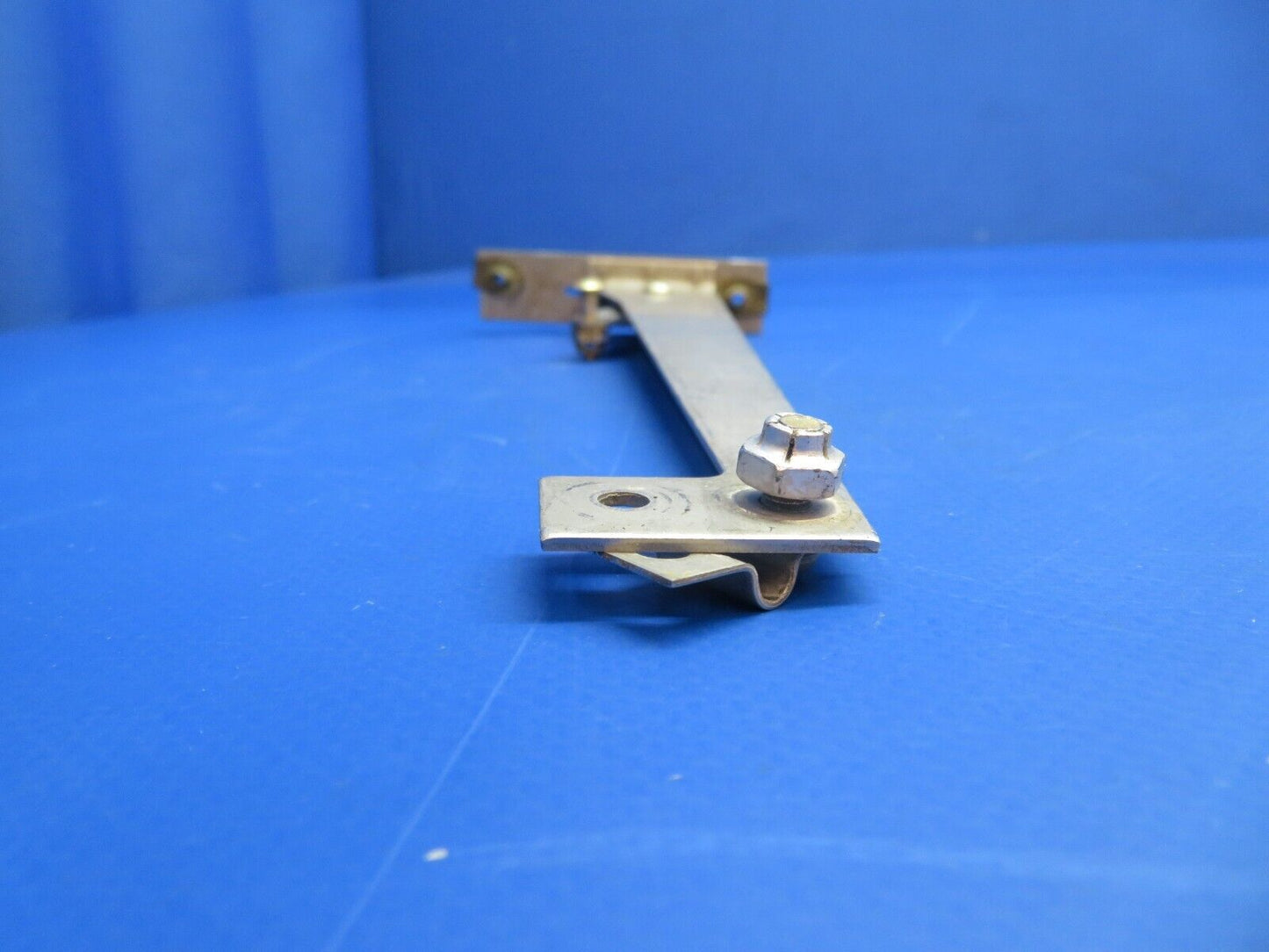 Piper PA-28R-200 Arrow Control Mount Alternate Air P/N 66835-00 (1022-651)