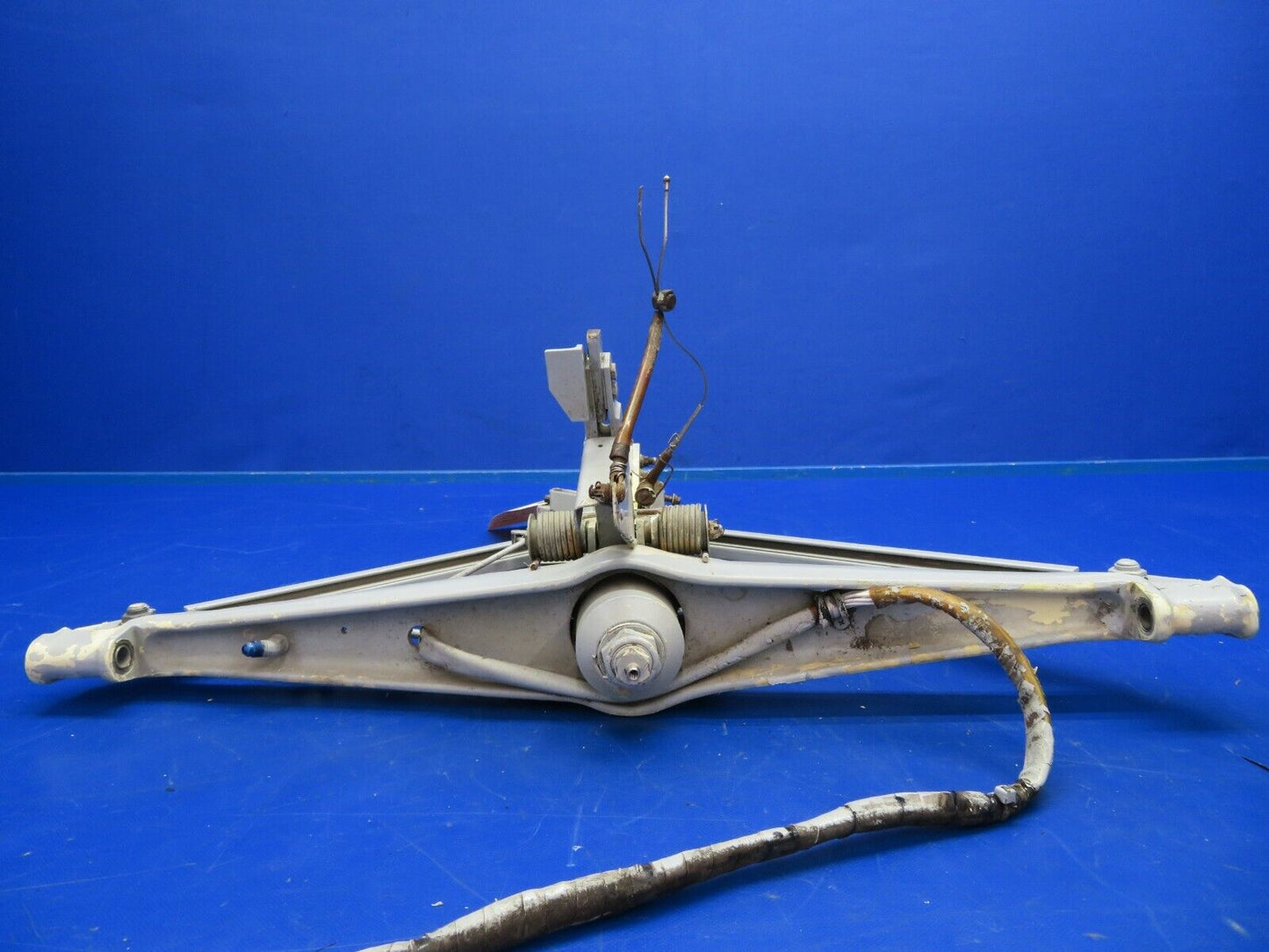 Beech 58P Landing Gear Brace & Strut LH P/N 60-810014-1, 35-815251-9 (0620-567)
