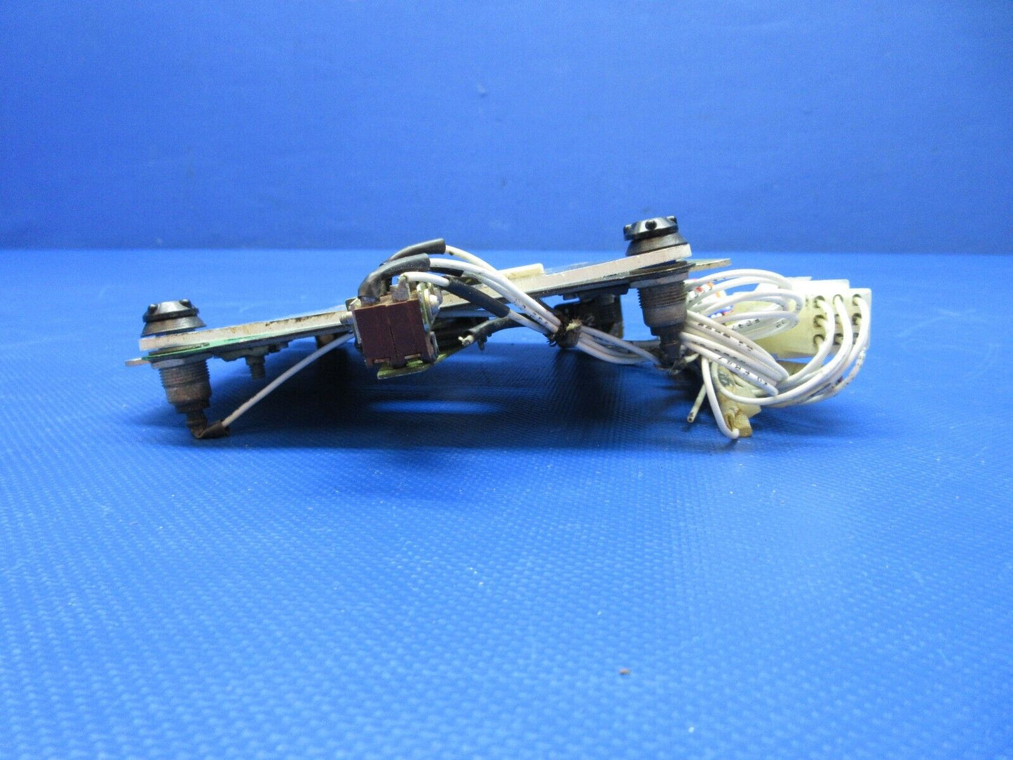 Cessna 337 / 337E Fuel Selector Placard Assy P/N 1516039-1 (1223-1475)