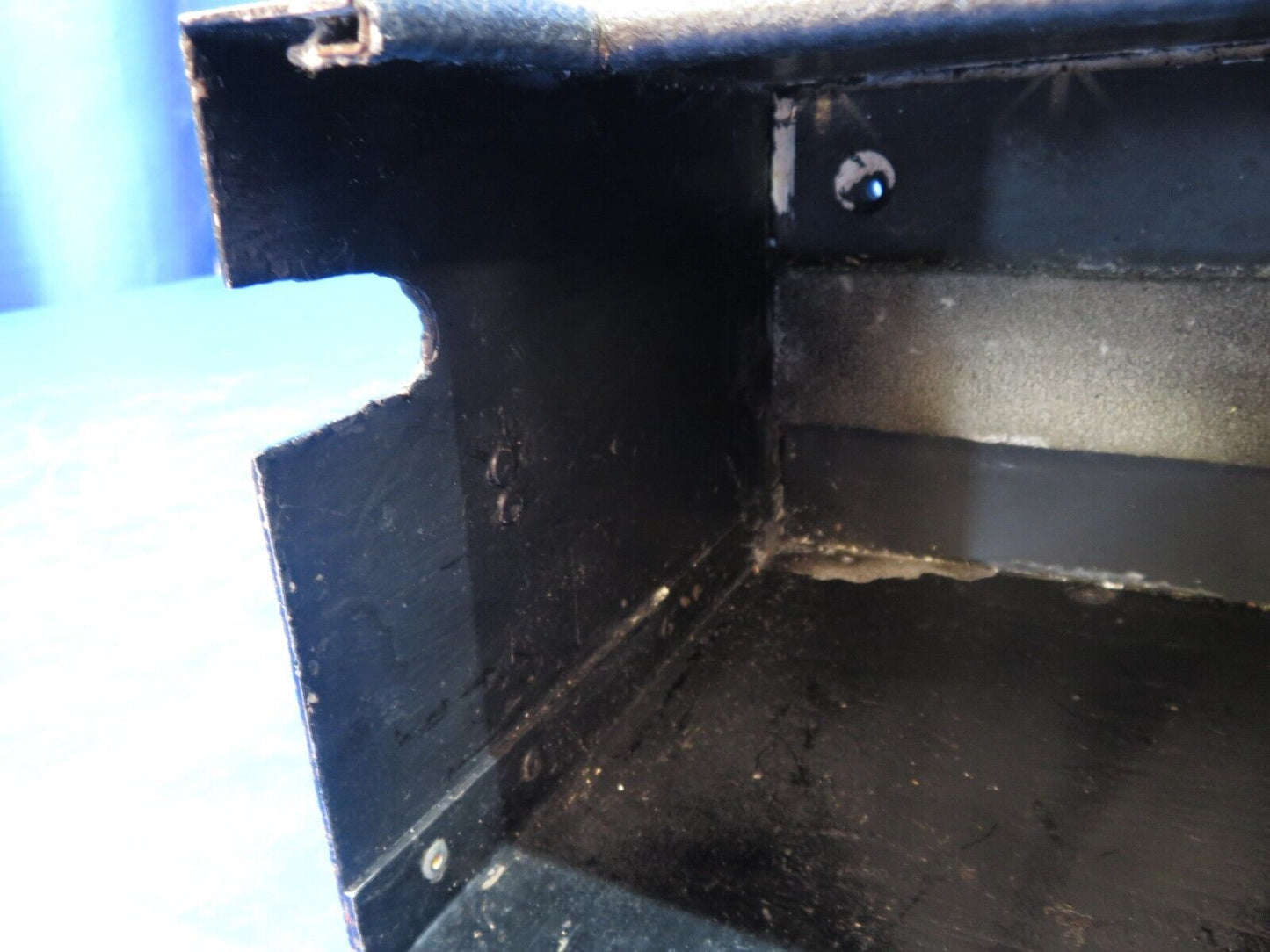 Cessna 120 Battery Box Assy w/ Lid P/N 0412146 (0423-47)