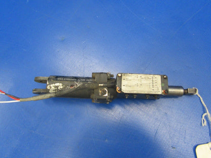 Beech 60 / Beechcraft Duke - Cowl Flap Actuator 28V P/N 60-389027 (0717-99)
