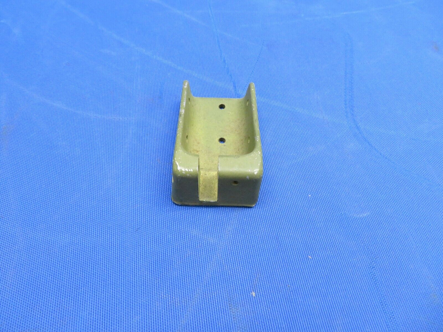 Piper Main Gear Cylinder Bracket P/N 67071-00 (1120-138)