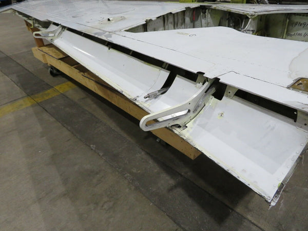 1980 Beech Baron 58 RH Wing P/N 51-100000-14 (0222-102)