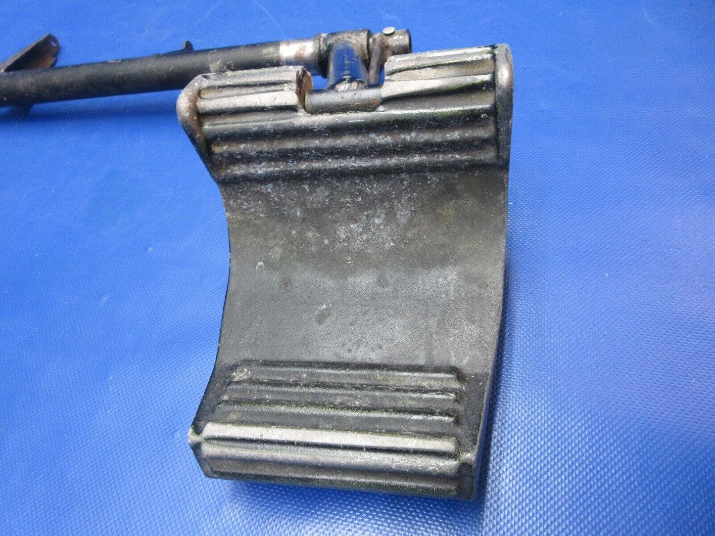 Cessna 401 / 401A RH Rudder Pedal Torque Tube Assy P/N 5015006-8 (1223-1489)
