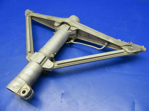 Beech RH Main Landing Gear Truss Assembly P/N 35-815247-22 (0520-235)