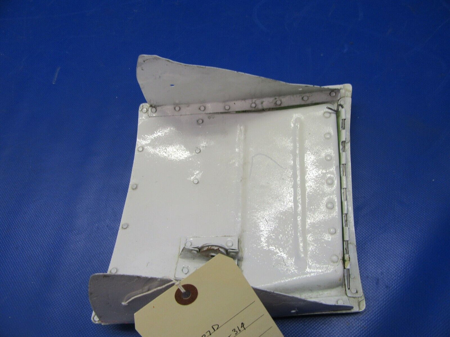 Cessna 210 / T210N Cowl Flap Assembly LH P/N 1213261-211 (0421-314)