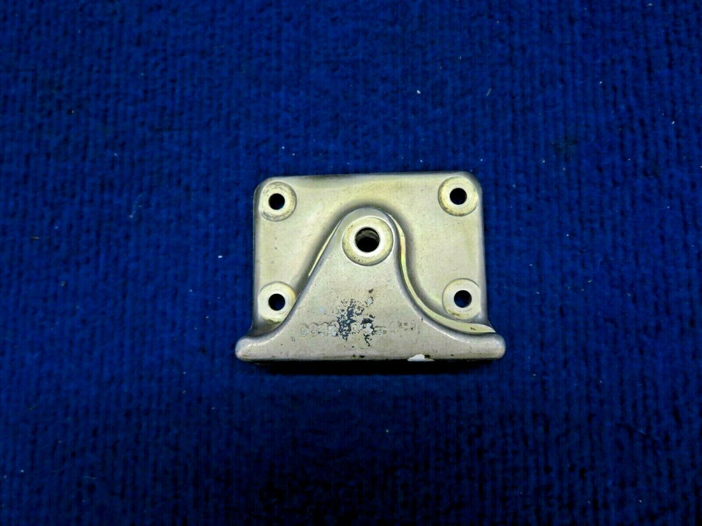 Cessna 310 Retainer LH Truss Drag Brace Assembly P/N 0842105-1 (0422-432)