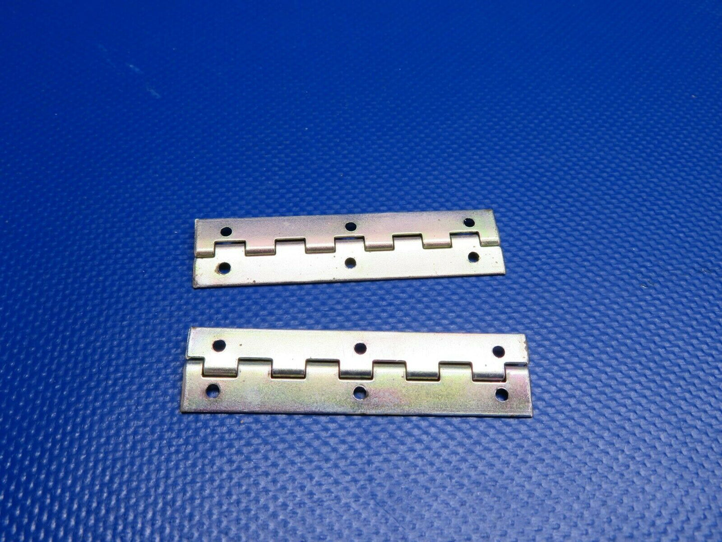 Piper PA-31T, PA-42 Hinge P/N 56884-002 LOT OF 2 NOS (1120-431)