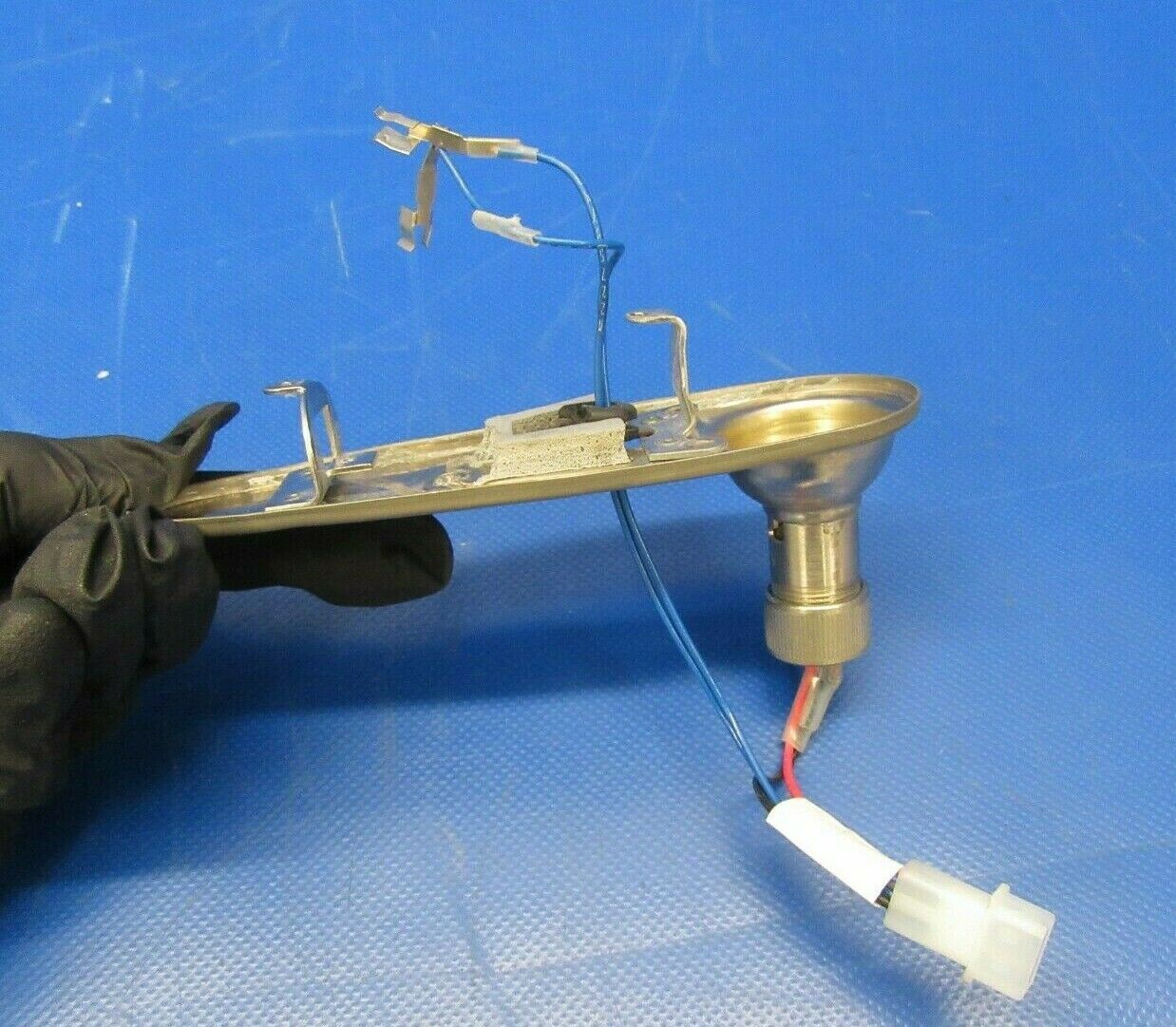 Diamond DA40-180 Whelen NAV and Strobe Light Base P/N 02-0350260-00 (0319-214)