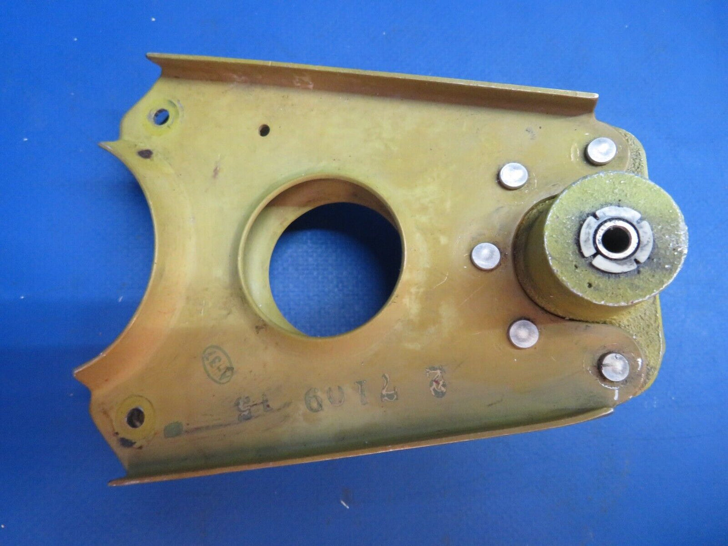 Lake LA-4-200 LH Bellcrank Assy Aileron P/N 2-7109-3 (1222-901)