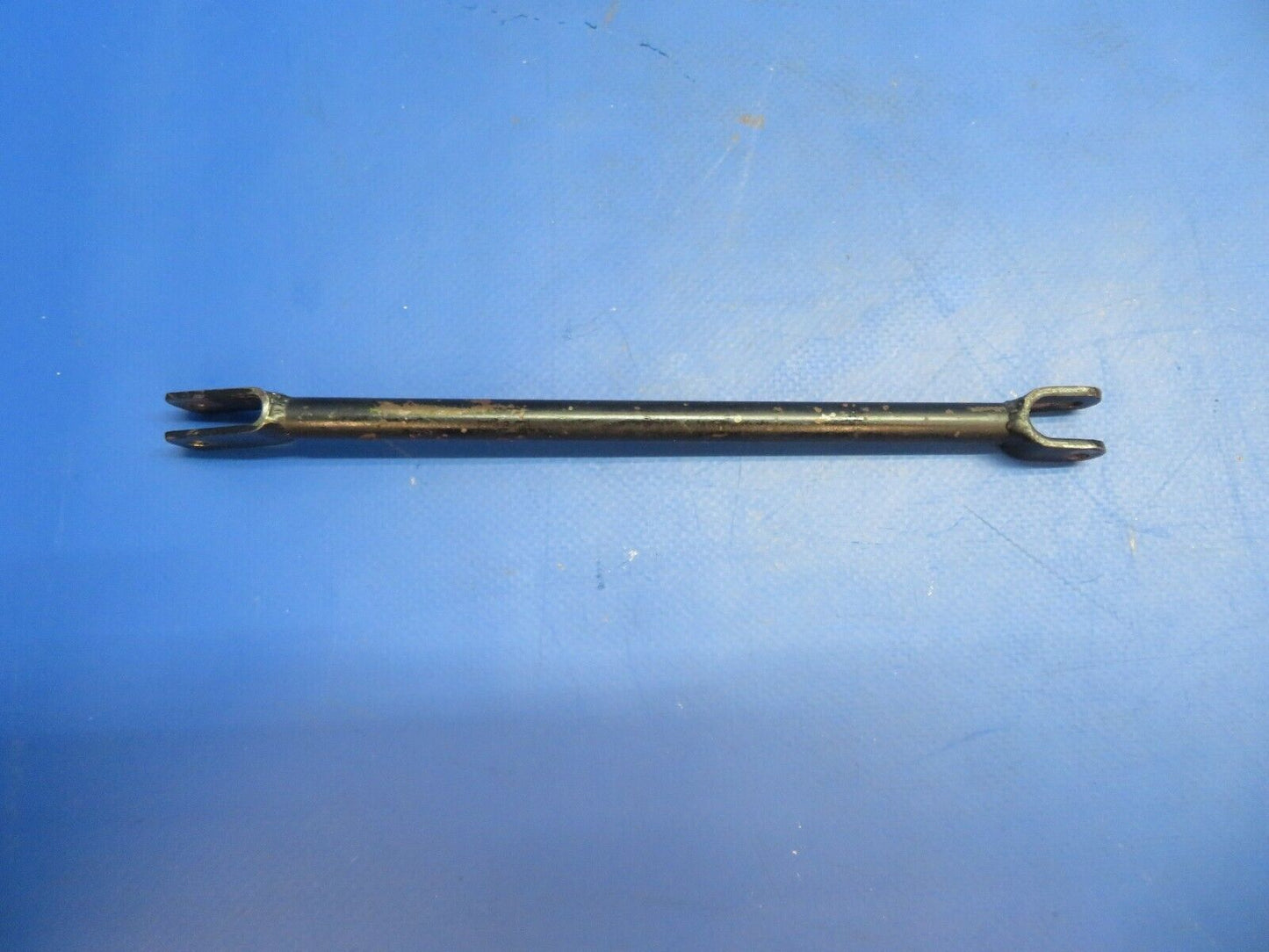 Piper PA-28R-201T Toe Brake Clevis Assy P/N 79430-00, 79430-000 (1122-779)