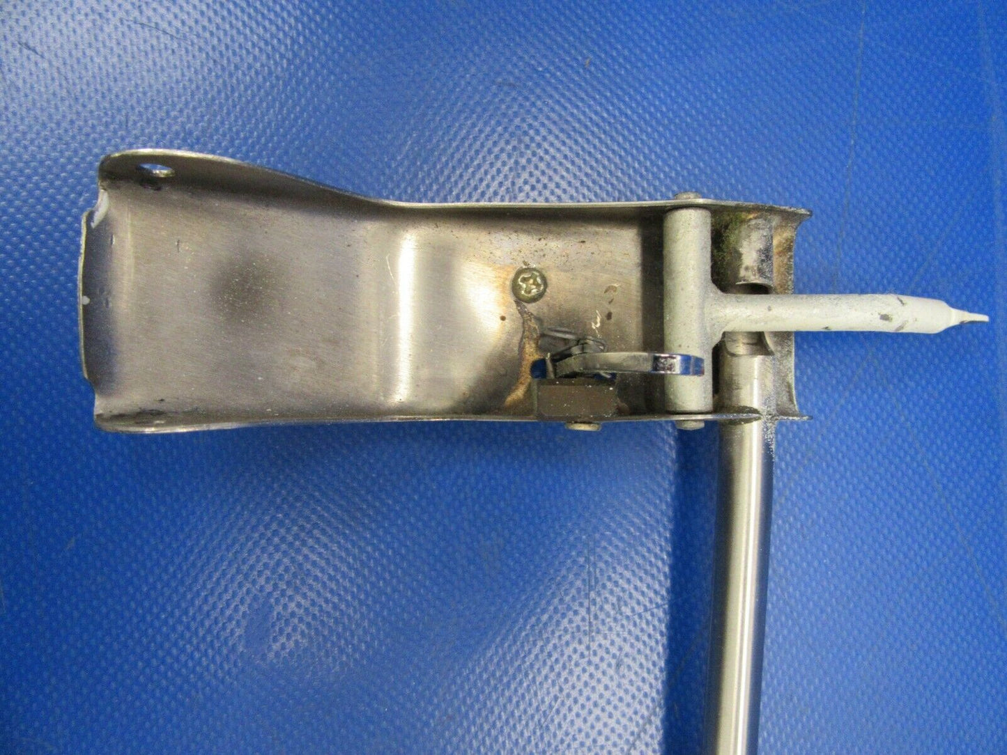 Beech Bonanza A36 Latch Assy Window LH P/N 002-430055-31 (0719-83)