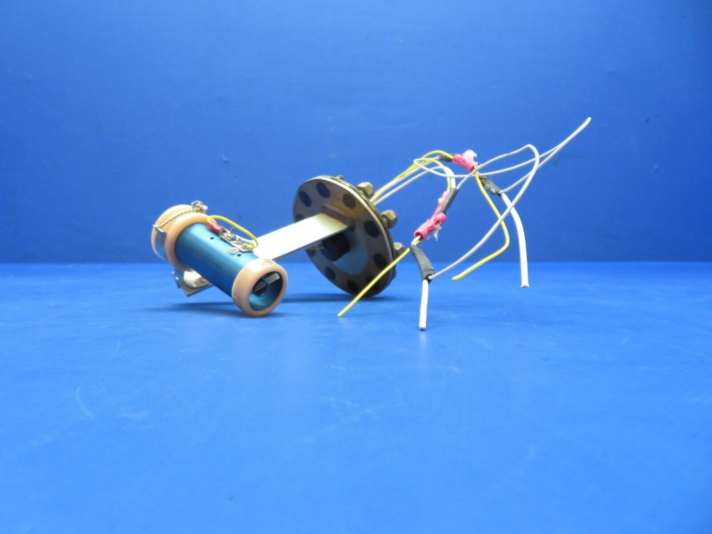 Cessna 310 / 310Q CAS Fuel Gauge Sensor Mid Aux. RH P/N 9910082-10 (0823-665)