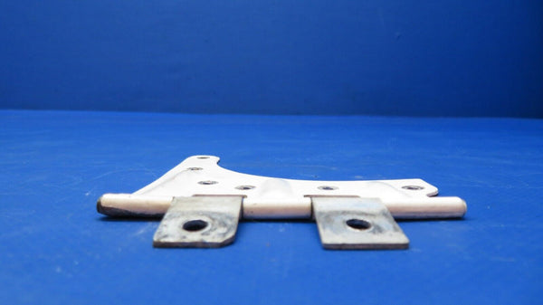 Cessna 150 / 150F LH Upper Door Hinge Bracket P/N 0411602-1 (0523-839)