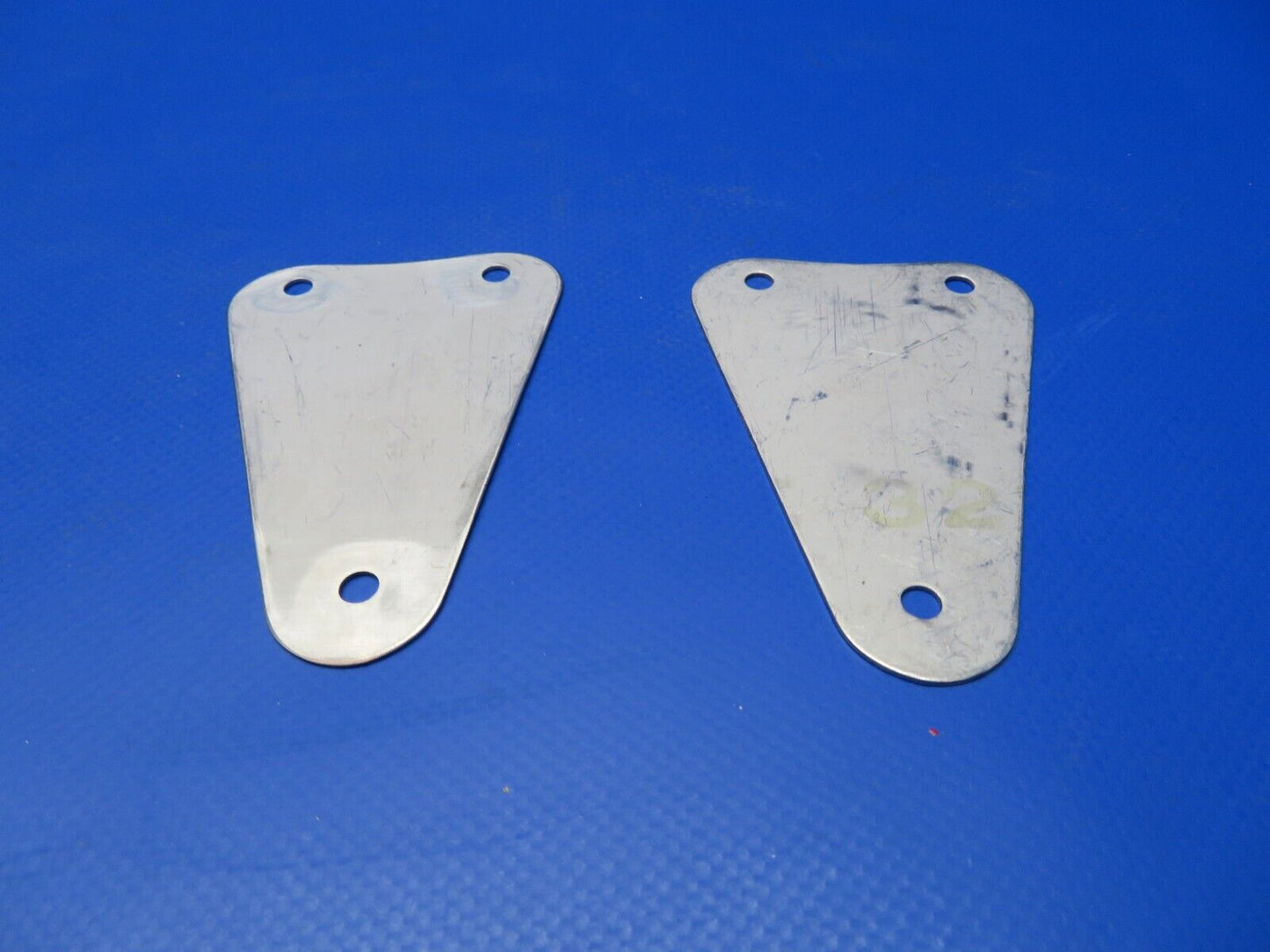 Cessna Exhaust Braces P/N 0899002-2 LOT OF 2 NOS (0922-443)