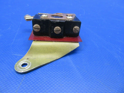 Cessna 310 R Up Limit Switch & Bracket BZ7RT04 & 5045028-5 (0219-260)