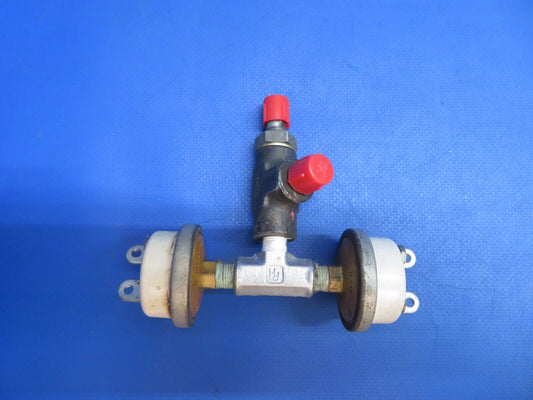 Piper PA-34-200T Seneca II RH Engine Pressure Switch Assy P/N 587-990 (0223-890)