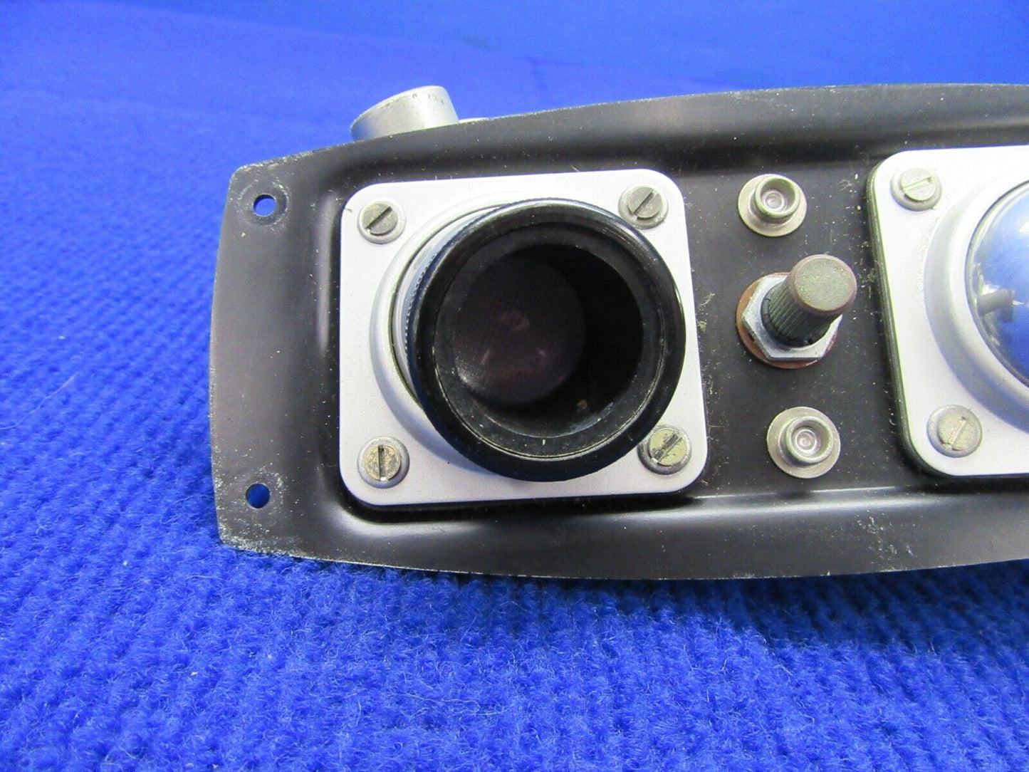Piper PA-32-300 Light & Gasper Vent CTR & Rear 484 299 (1121-527)