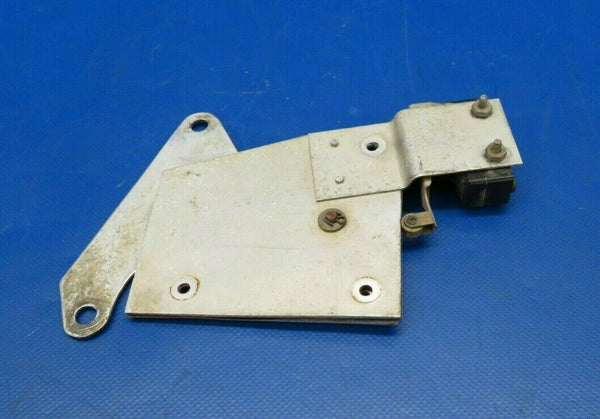 Beech Baron 95-B55 Heater Iris Valve Control & Switch 95-550002-31 (0220-357)