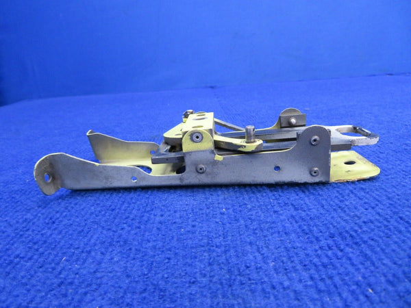 Socata TB-9 Tampico FWD LH Box Assy Door Latch Mechanism P/N 25025004 (0522-604)